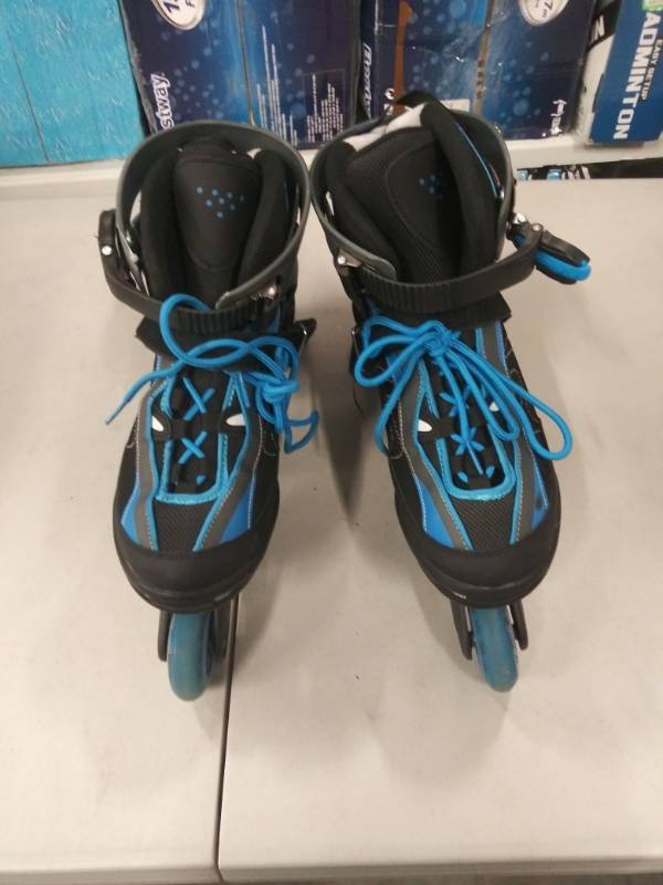 lot 1420 image: Chicago Skates.