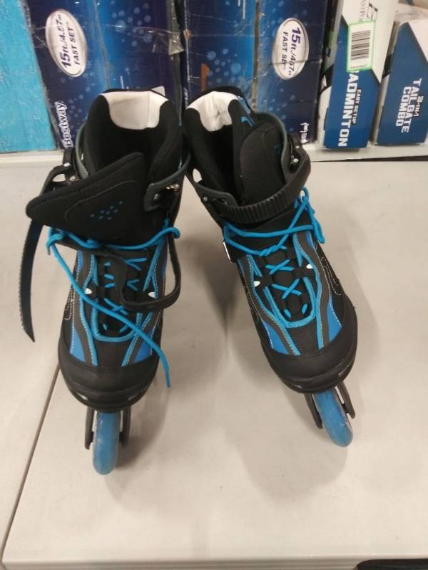 lot 1423 image: Chicago Skates.