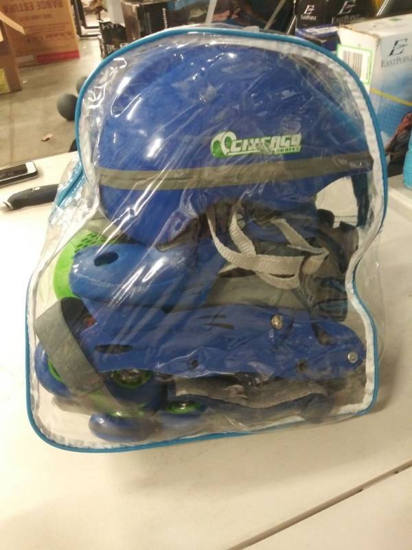 lot 1429 image: Kids Skate Kit.