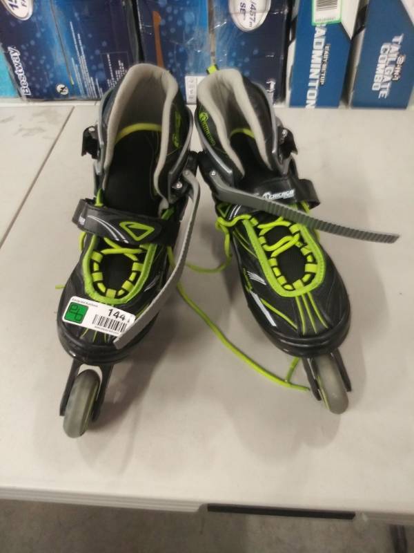 lot 1441 image: Chicago Skates.