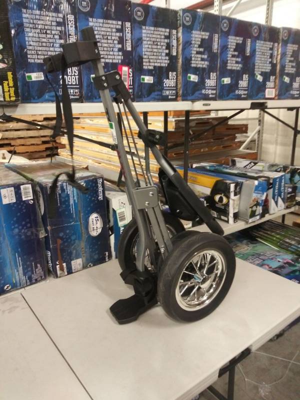 lot 1462 image: Tour Max Golf Cart.