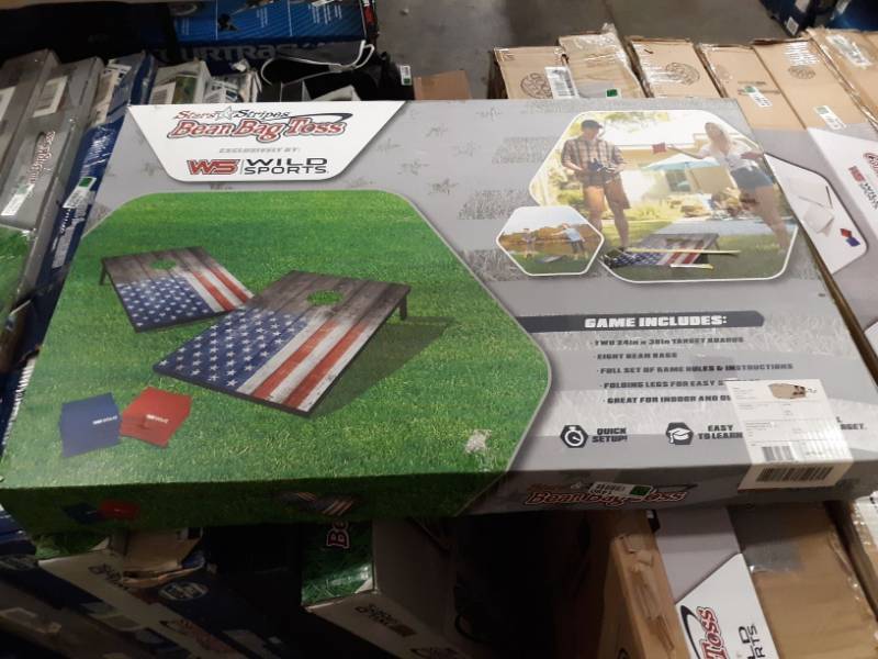 lot 1490 image: Wild Sports Stars & Stripes Bean Bag Toss