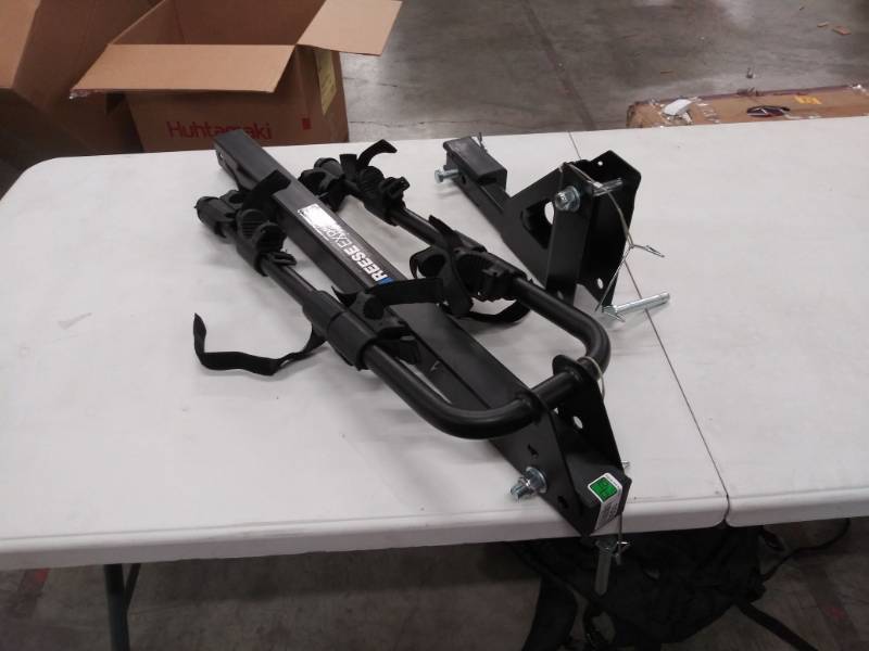 lot 1500 image: Reese Explore 4 Bike Carrier