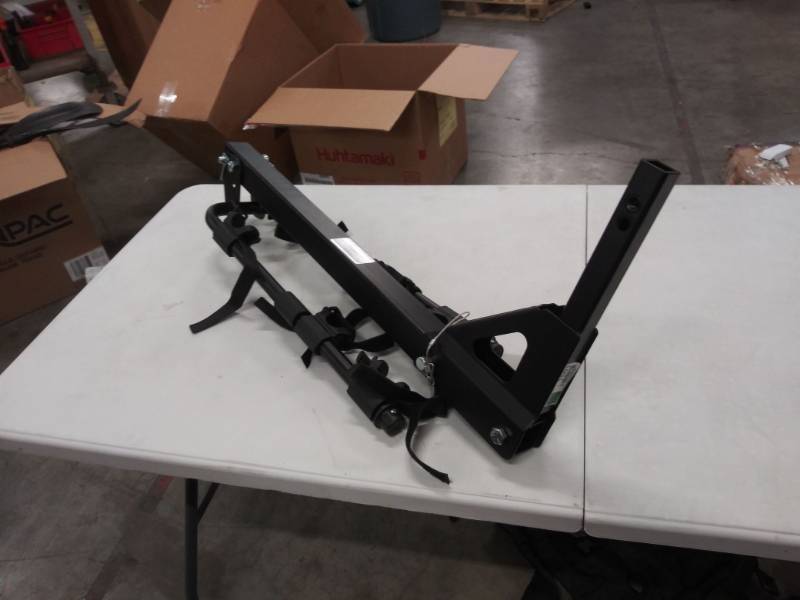 lot 1501 image: Reese Explore 4 Bike Carrier