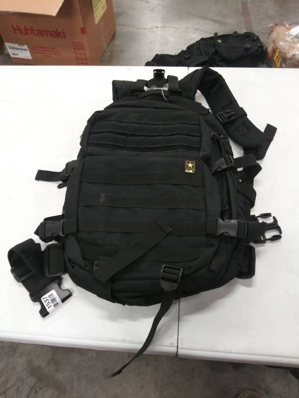 lot 1537 image: US Army Backpack