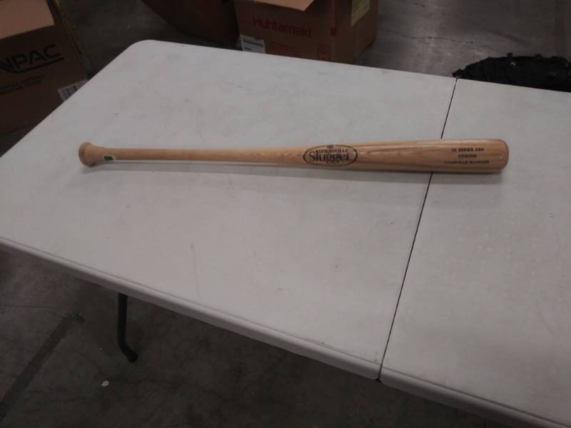lot 1545 image: Louisville Slugger