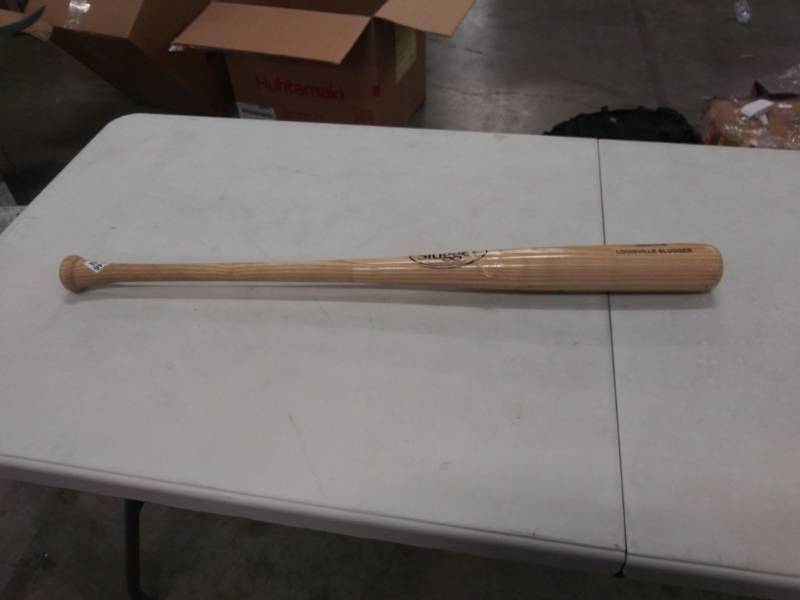 lot 1546 image: Louisville Slugger