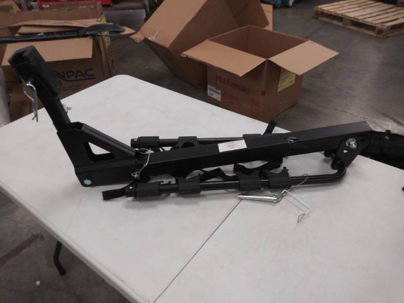 lot 1549 image: Reese Explore 4 Bike Carrier