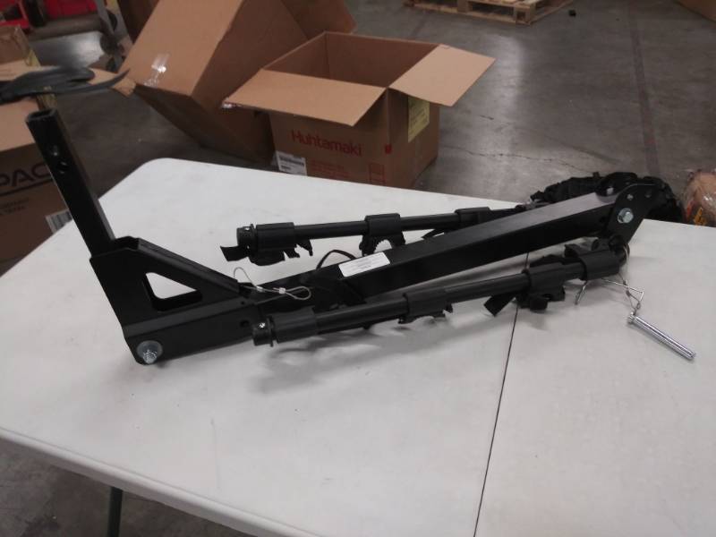 lot 1553 image: Reese Explore 4 Bike Carrier