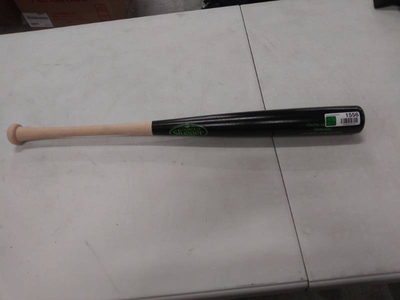 lot 1556 image: Louisville Slugger Youth 125 Maple