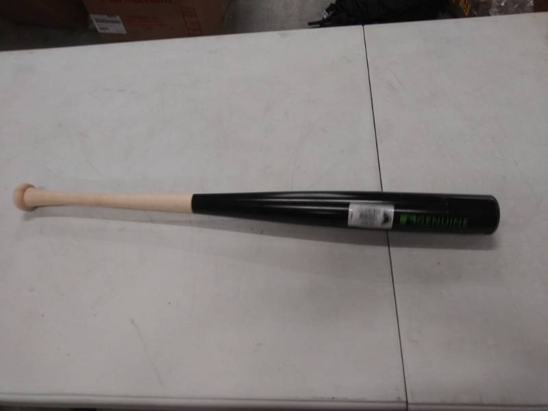 lot 1558 image: Louisville Slugger Youth 125 Maple