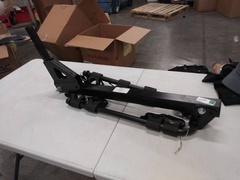 lot 1559 image: Reese Explore 4 Bike Carrier