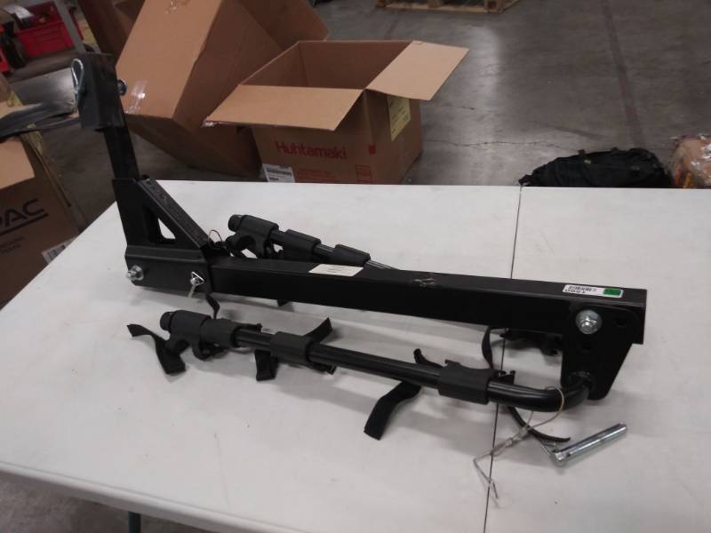 lot 1560 image: Reese Explore 4 Bike Carrier