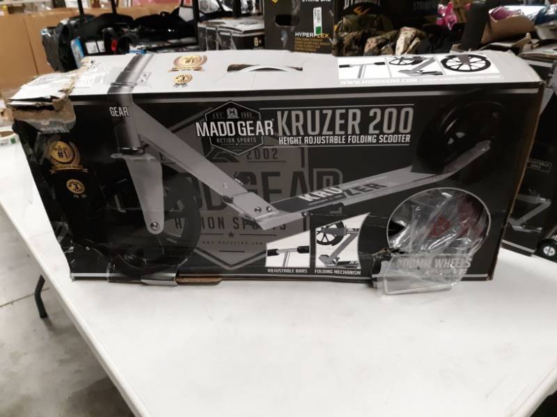 lot 1604 image: Madd Gear Kruzer 200