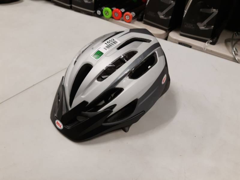 lot 1652 image: Bell Bicycle Helmet