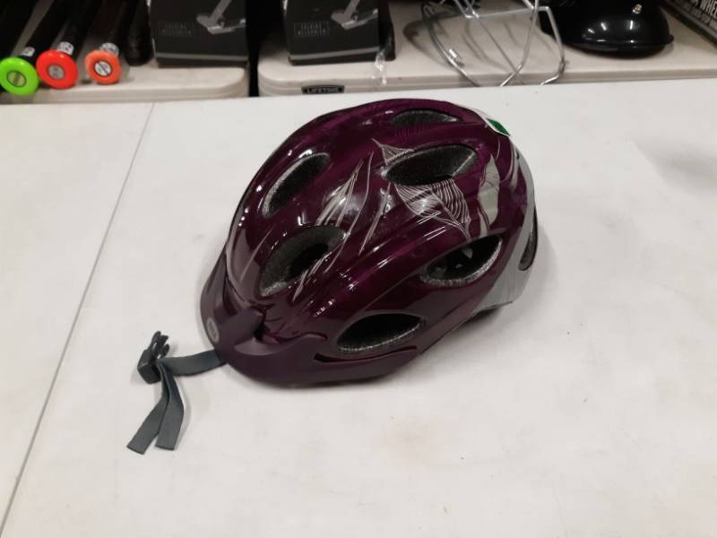 lot 1658 image: Bell Bicycle Helmets