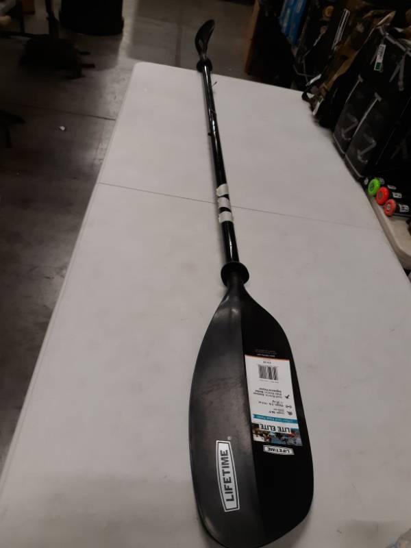 lot 1666 image: Lifetime Kayak Paddle