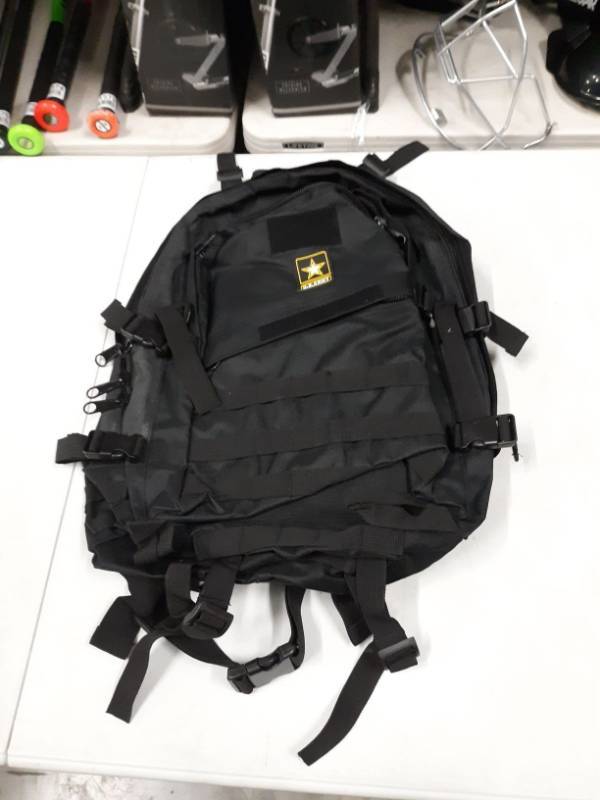 lot 1699 image: US Army Backpack