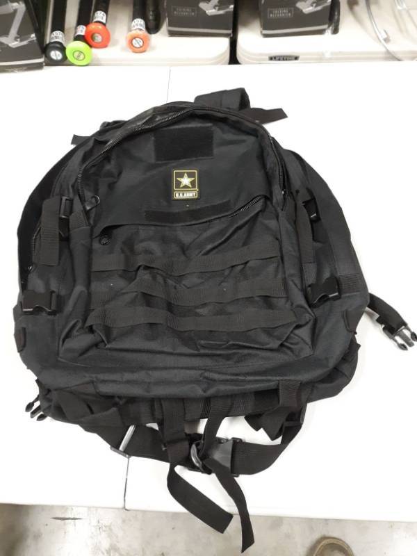 lot 1700 image: US Army Backpack