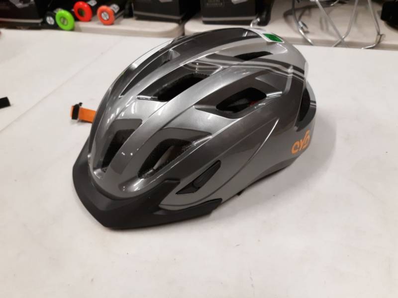 lot 1711 image: Bicycle Helmet