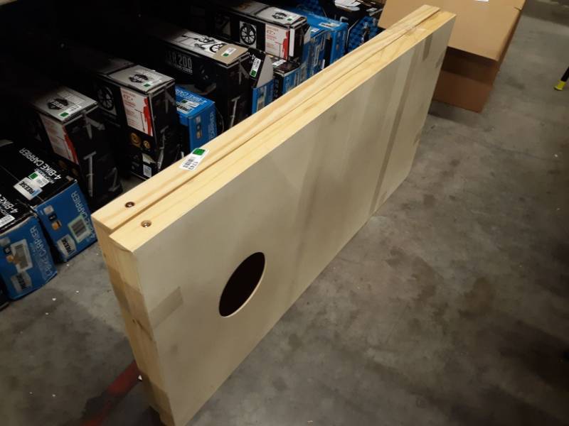 lot 1743 image: Cornhole Toss