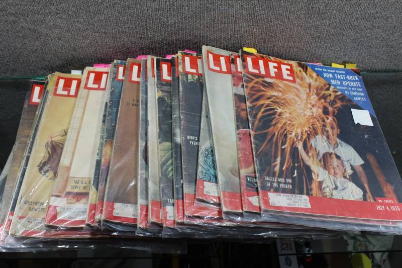 lot 2362 image: Lot of 1950s -60s Vintage Life Magazines -Great Ads -May be incomplete