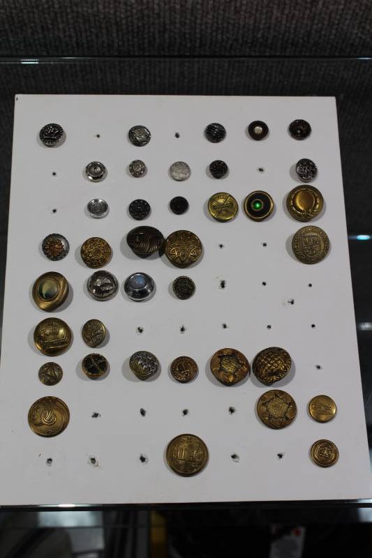 lot 2399 image: Card of Vintage Metal Buttons Various Sizes and Styles