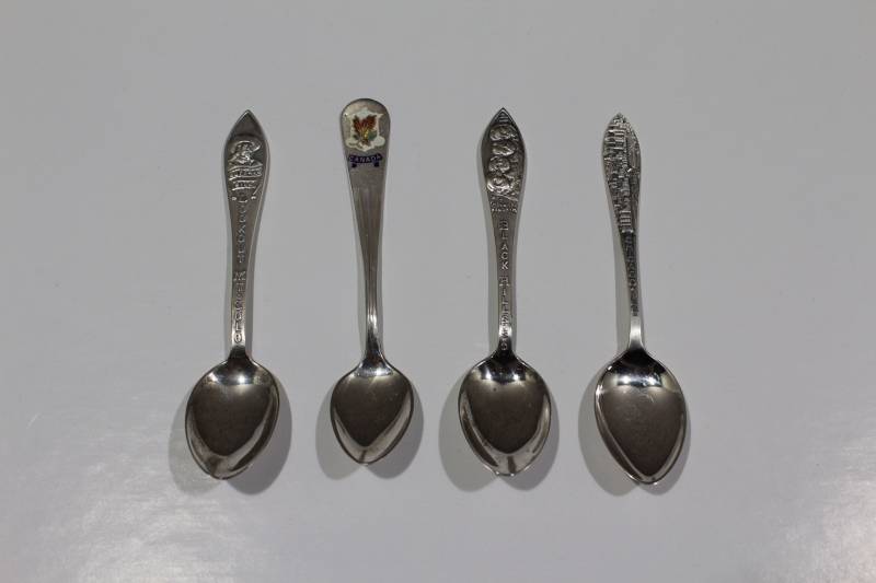 lot 2402 image: Lot of 4 Vintage Sterling Silver Souvenir Spoons