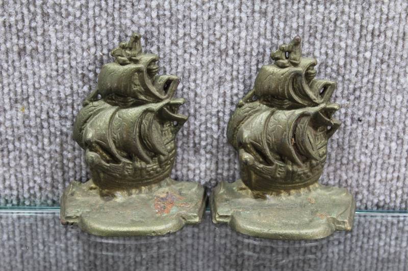 lot 2413 image: Pair Vintage Cast Metal Sailing Ship Book Ends