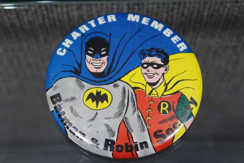 lot 2422 image: Vintage Batman Robin Society Charter Memeber Button
