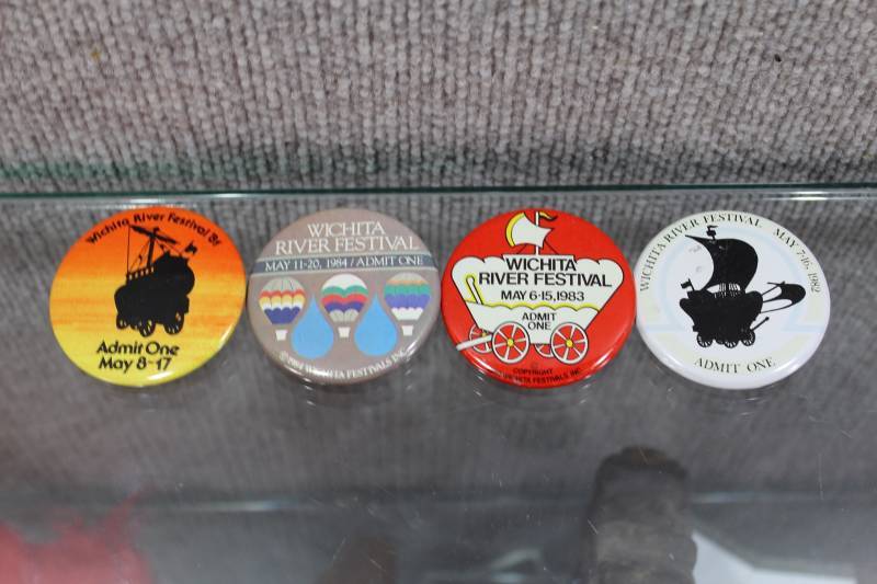 lot 2418 image: Lot of 4 Wichita River Fest Buttons 1981-84