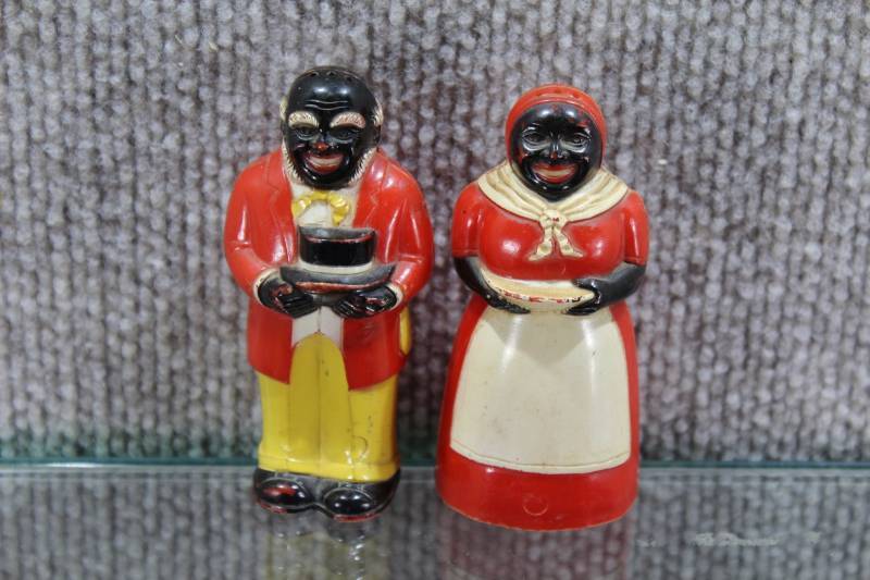 BLACK MEMORABILIA AUNT JEMIMA SALT AND PEPPER SHAKER