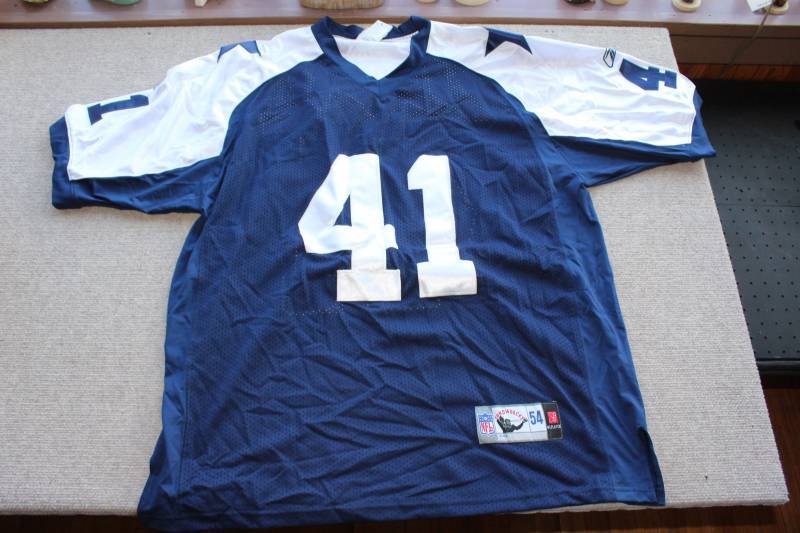 lot 2430 image: Reebok NFL Throwbacks Authentics Dallas Cowboys Jersey #41 Terence Newman Size 54