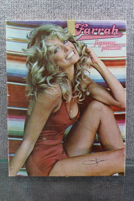 lot 2434 image: Vintage Farrah Fawcett Jigsaw Puzzle 1977. Some Pieces Missing.