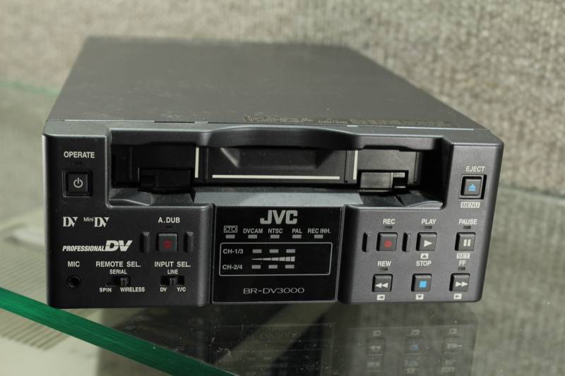 lot 2438 image: Vintage Pro AV Video Production Equipment - JVC BR-DV3000 MiniDV RecorderPlayer