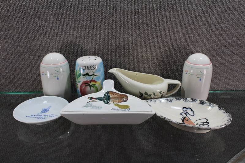 lot 2485 image: Lot of 6 Ceramic, China Kitchen Ware Shakers, Gravy Boat, and Dishes.