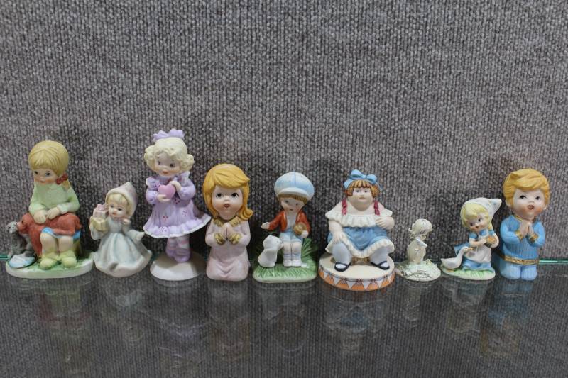 lot 2497 image: Lot of 9 Child Figurines. Enesco, Homco, and Precious Moments