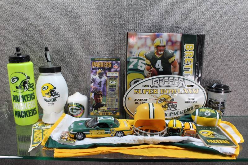 lot 2496 image: Lot of Greenbay Packers, Brett Favre, NFL Football Memorabilia