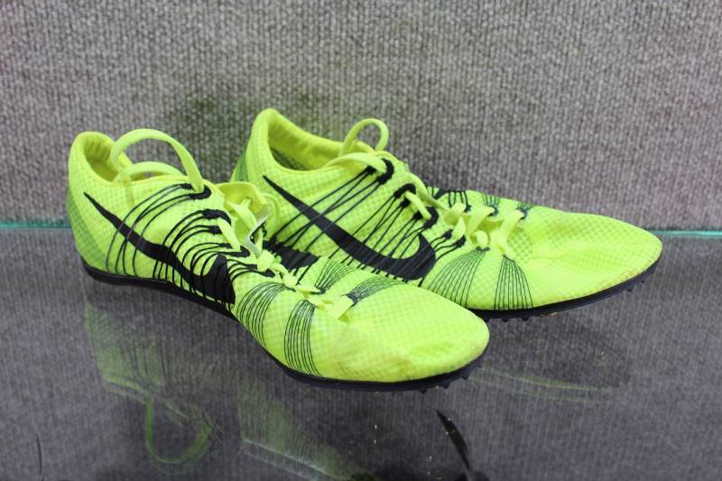 lot 2513 image: Nike Racing Victory 2 Track and Field Shoes Size 9.5