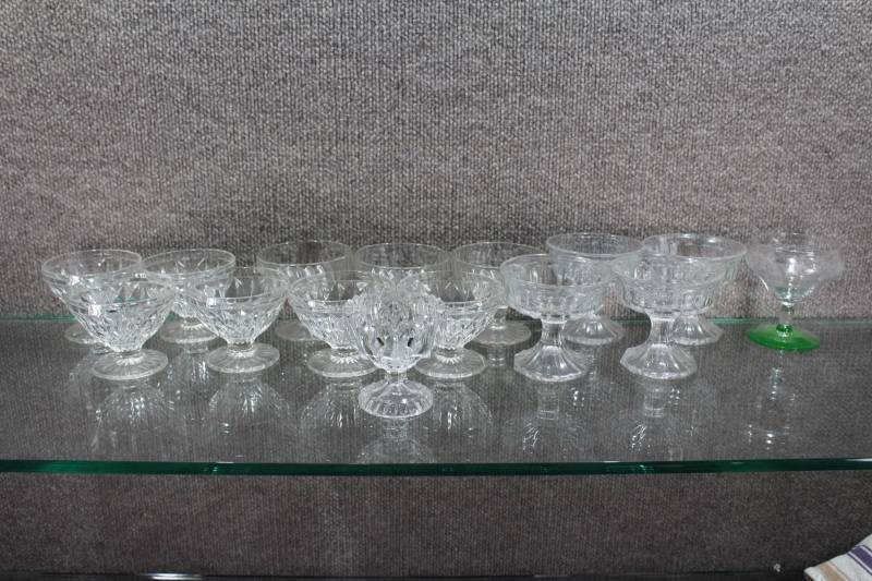 lot 2491 image: Lot of 15 Clear Glass Sherbert Dishes.