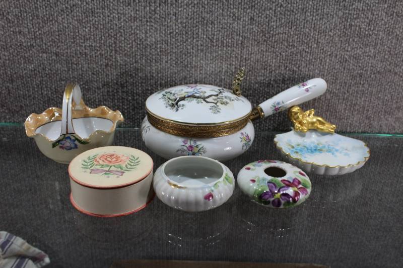 lot 2469 image: Lot of 5 Antique Vanity Decor Items. Lot Includes Noritake, and Andrea by Sadek Items