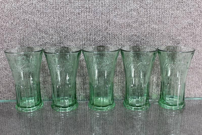 lot 2523 image: Lot of 5 Green Coca Cola Classic Glasses
