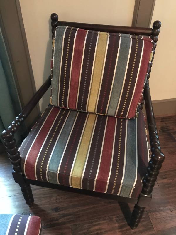 lot 1006 image: Ballard Striped Accent chair-Signature design by Ashley