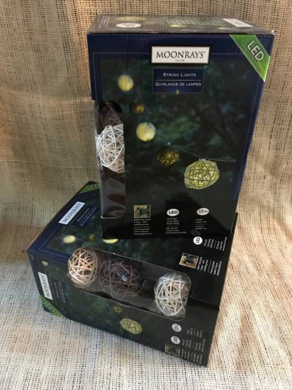lot 1024 image: Set of 2 boxes of Moonrays solar string lights (10 lights in each box)
