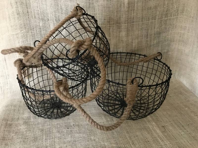 lot 1034 image: 3 tier Hanging Wire and Rope Baskets (48 full length)