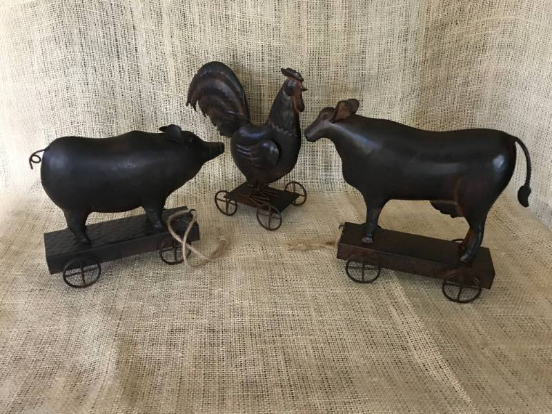 lot 1040 image: Set of 3 rustic tin farm animalscarts