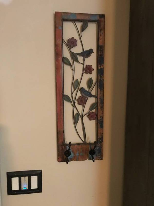 lot 1085 image: Wood Framed Wall Decor with metal detail (flowers and birds)--bottom has hanging hooks