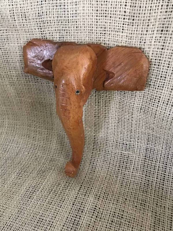 lot 1088 image: Wood Elephant wall hook