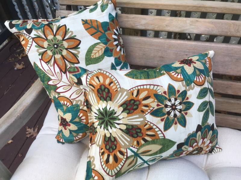 lot 1091 image: New--Two indooroutdoor accent pillows