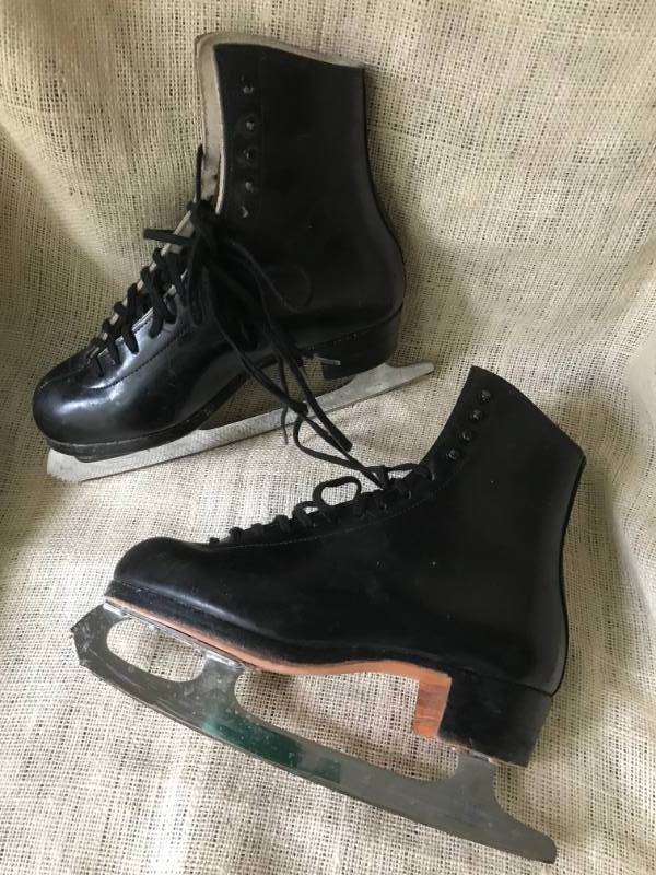 lot 1102 image: John Wilson Ice Skates Sheffield England